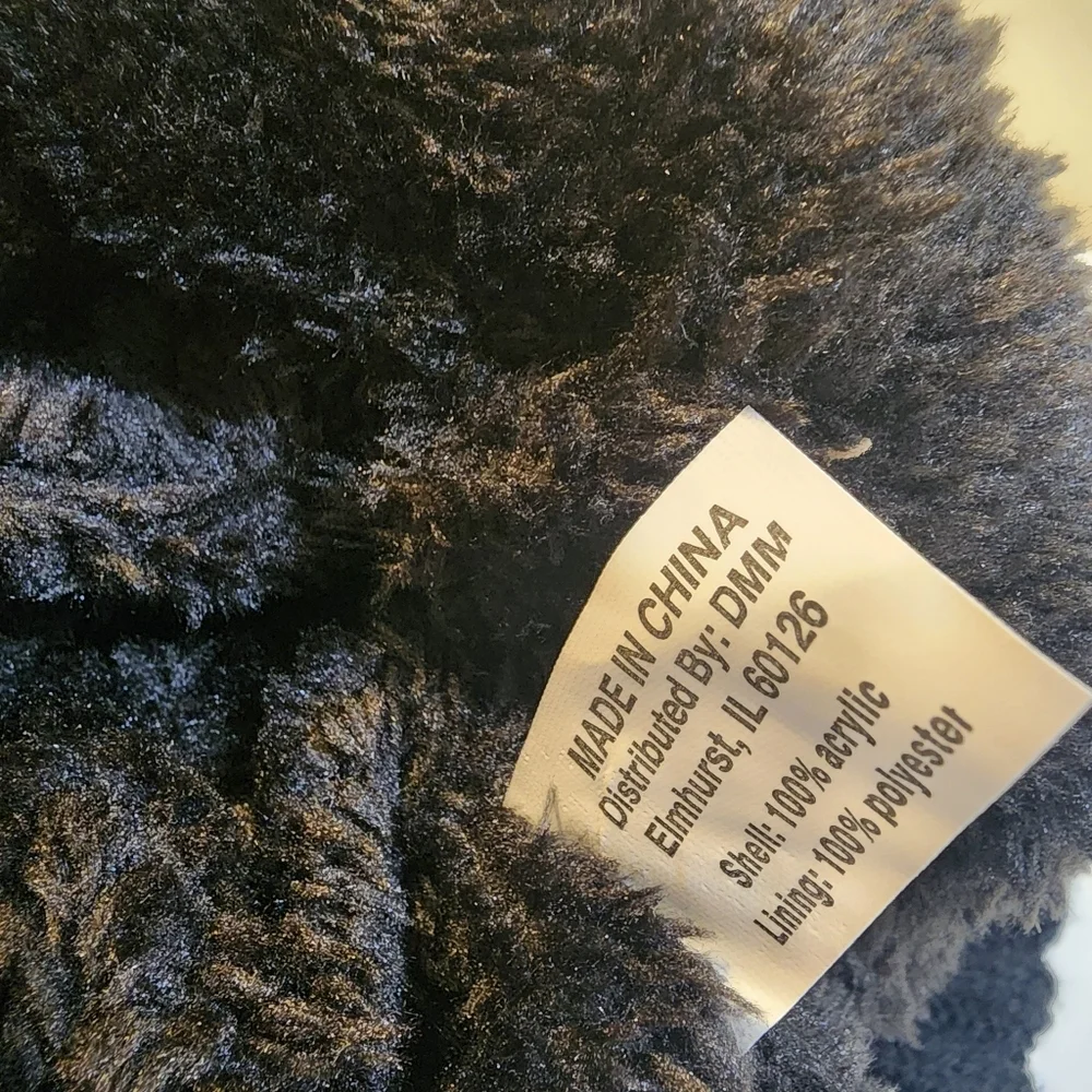 BRITT'S KNITs Buffalo Plaid Knit Beanie with Pom Nwt